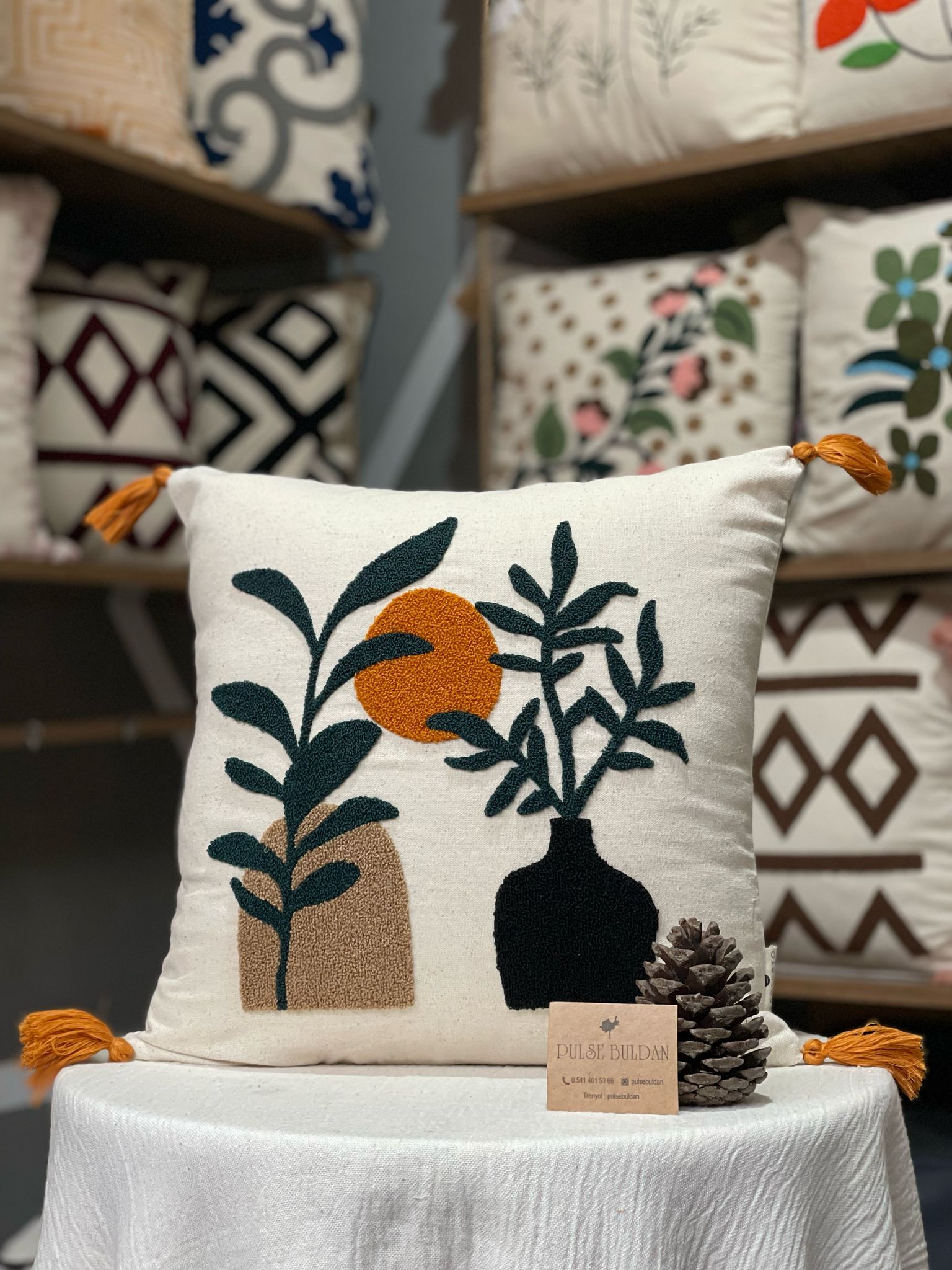 VAZODA ÇİÇEKLER TEMALI